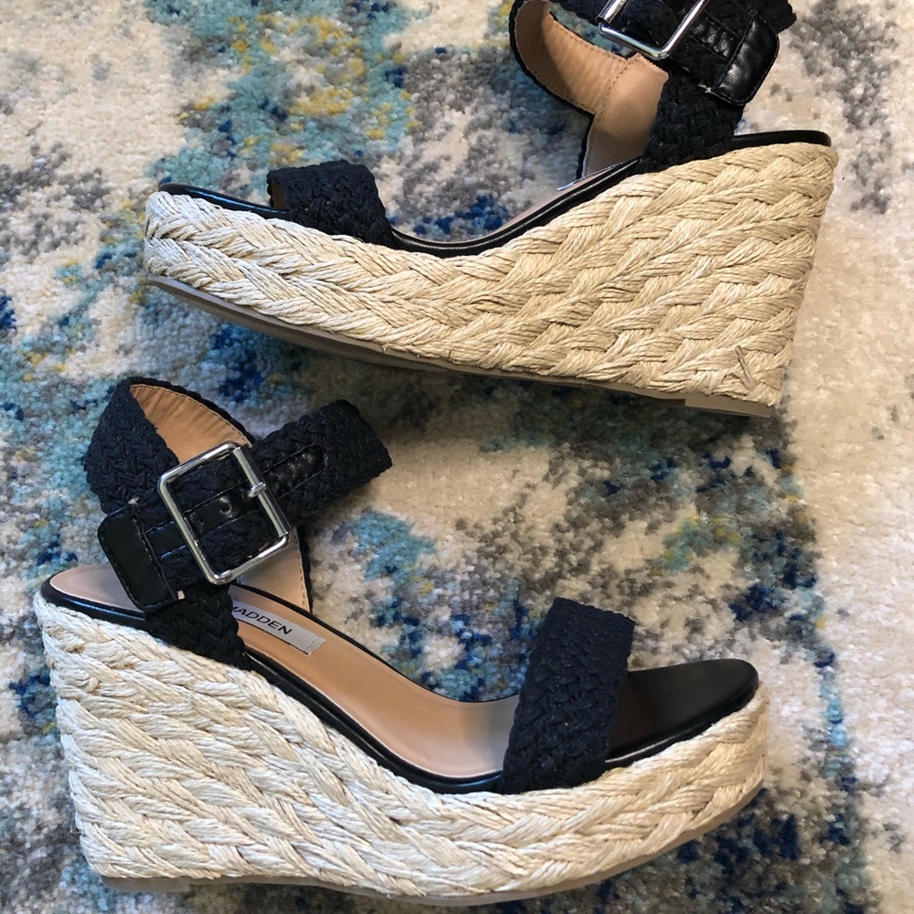 New Steve Madden Brussel Black Wedge Sandal Sz8